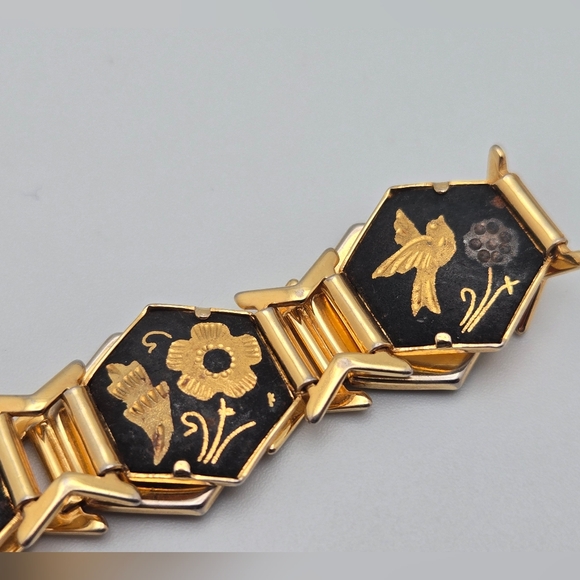 Vintage Gold Tone Damascene Bracelet Floral Bird Panels Safety Chain - Picture 16 of 17